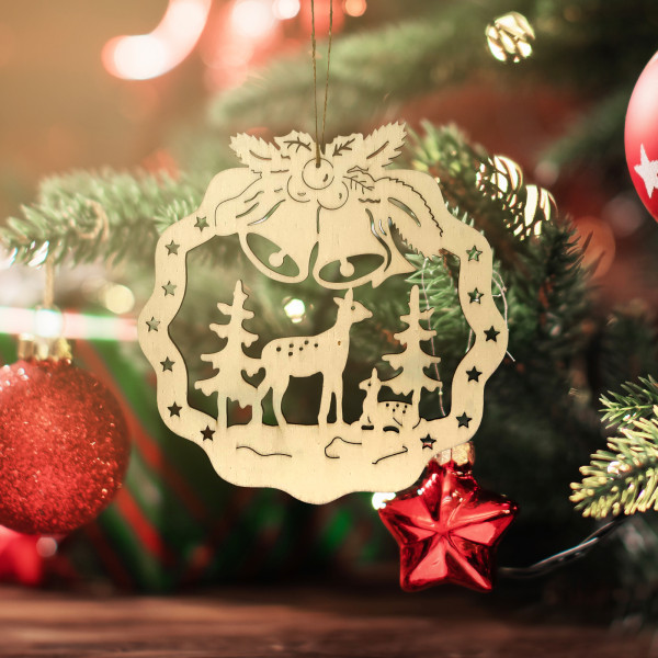 Weihnachtsdeko zum hängen Reh im Wald